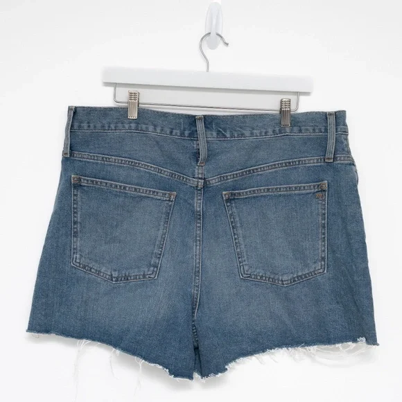 Madewell - The Momjean Short